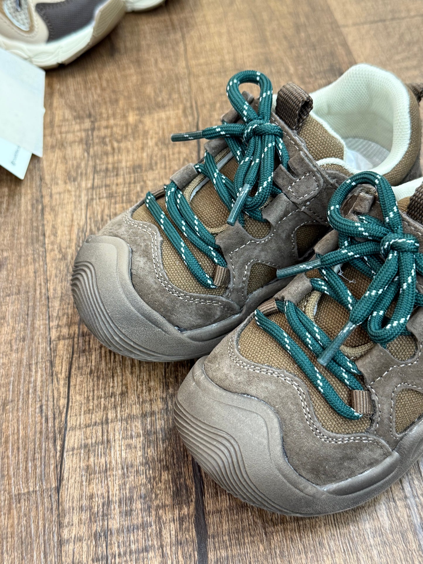 Sportshoes
