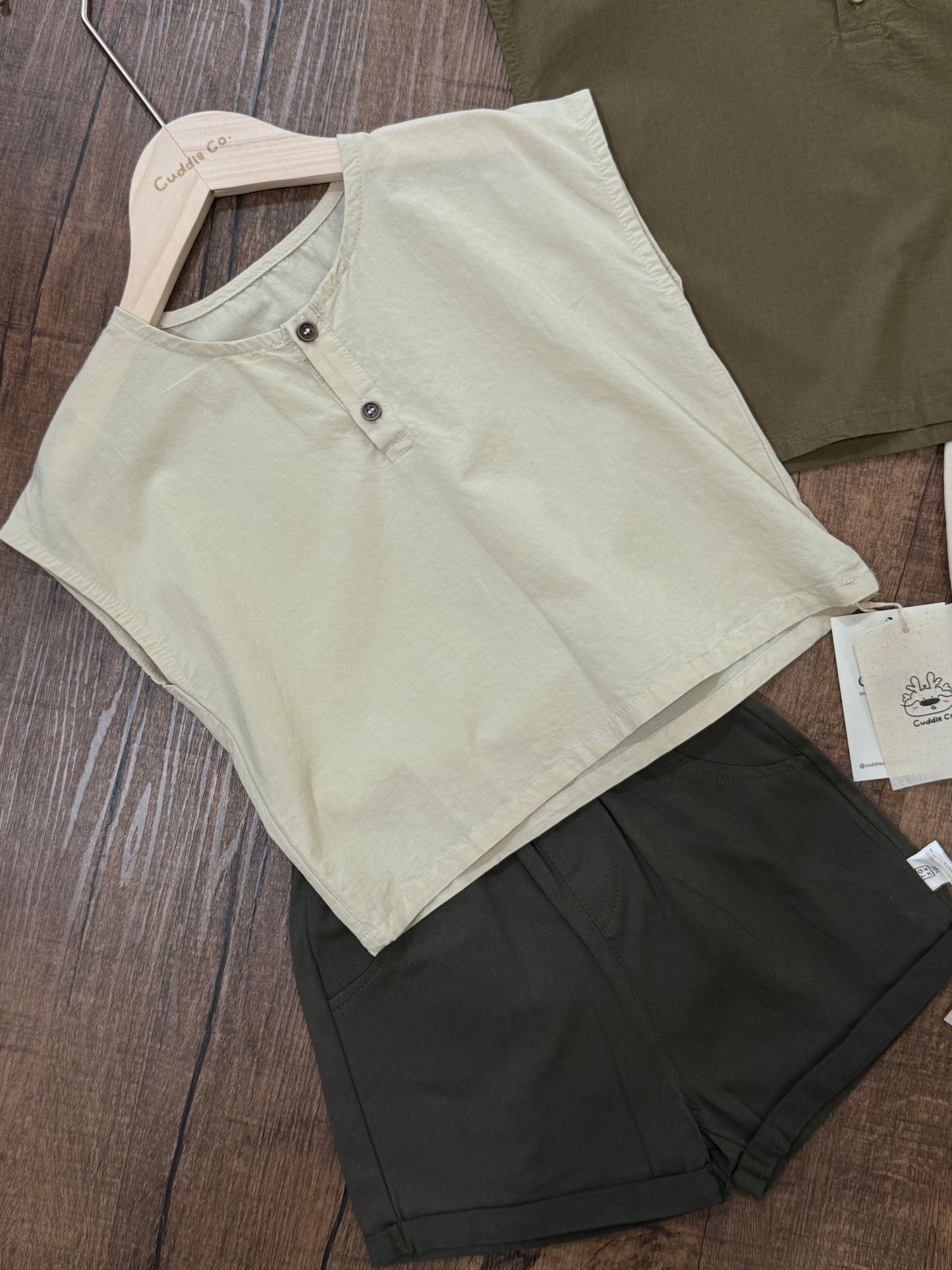 Casual Sleeveless Shirt